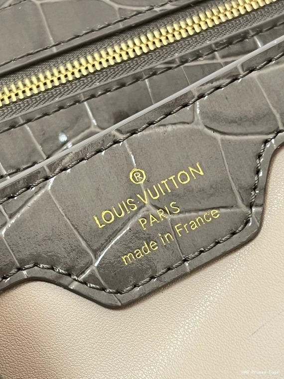 AAA Replica Ru LOUIS BB CAPUCINES VUITTON 0802